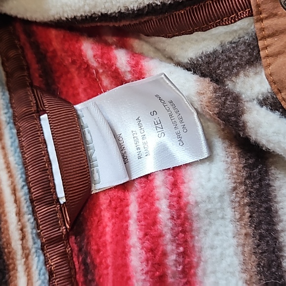 Womens small Cinch 3/4 button - Picture 4 of 5